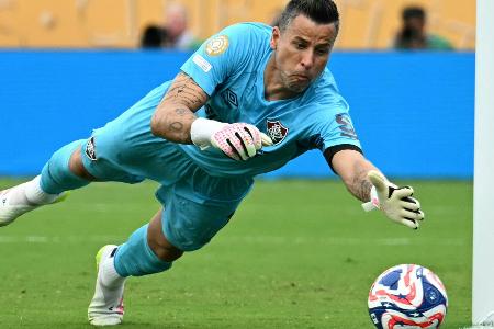 1390 Partien: Fluminense-Keeper Fabio stellt Spielrekord ein