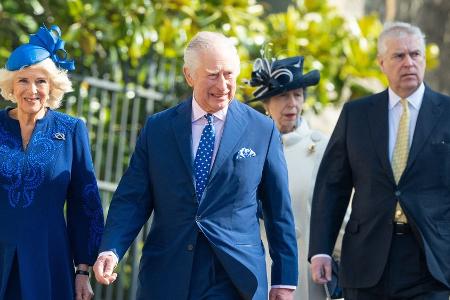 Verbringt Prinz Andrew den Sommerurlaub mit König Charles?