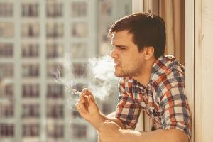 Kiffen, Rauchen, Feiern: Was ist auf dem eigenen Balkon erlaubt?