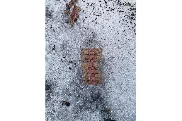 Auch ein altes Lift-Ticket ist aufgetaucht.