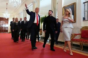 Trump sagt, er fand es "besser", wenn sich Selenskyj und Putin zunächst ohne ihn treffen. 