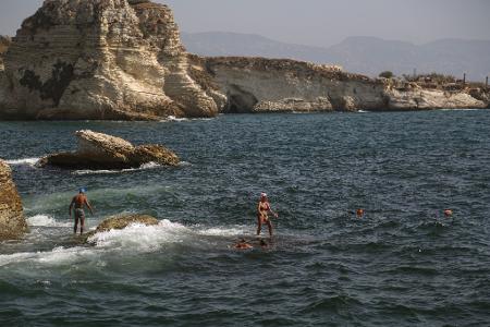 Die Wasserqualität an privaten Beachclubs ist oft besser, da hier keine Abwässer abgeführt werden.