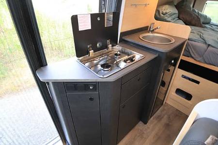 f_Sunlight-Cliff-590-4x4-Greentrek_Küche