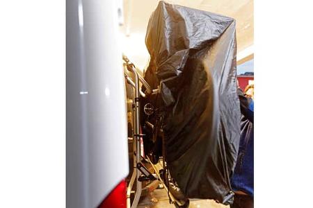 Zubehšr Abdeckplanen fŸr FahrradtrŠger TrŠgertyp HecktrŠger von der Seite