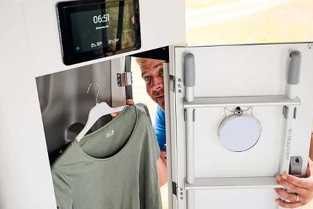 Ford Nugget Campervan Ladestation