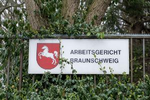 Das Arbeitsgericht Braunschweig hat eine Klage der AfD-nahen Arbeitnehmerorganisation Zentrum auf Zugang zum Werk der VW-Tochter Volkswagen Group Services in Isenbüttel abgewiesen. (Symbolbild)
