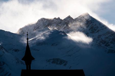 Am Breithorn sind zwei deutsche Bergsteiger in großer Not. (Archivfoto)