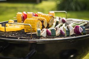 Eine gute Entscheidung für die Gesundheit: viel Gemüse auf den Grill - und im Anschluss auf den Teller - packen. 