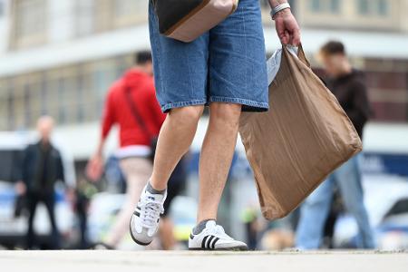 Gestiegene Preise machen Verbraucherinnen und Verbrauchern zu schaffen, der private Konsum springt bisher nicht so stark an wie erhofft. (Symbolbild)