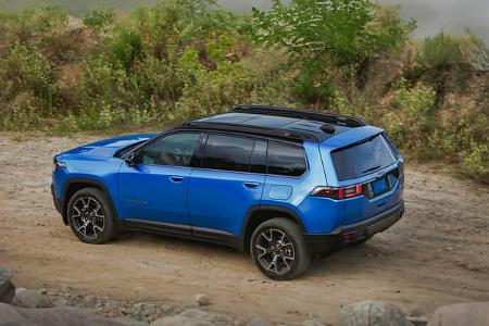 08/2025 Jeep Cherokee Premiere