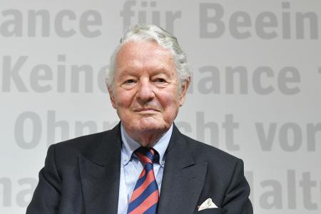 Adelsexperte Rolf Seelmann-Eggebert ist im Alter von 88 Jahren gestorben. (Archivbild)