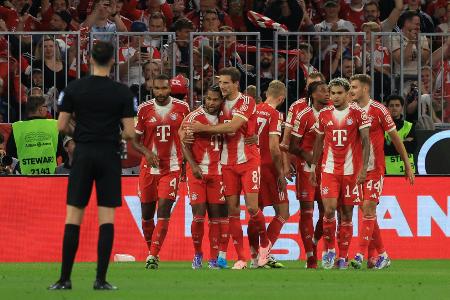 Hattrick von Kane: Bayern mit Machtdemonstration zum Auftakt