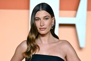 Hailey Bieber feiert ersten Geburtstag ihres Sohnes Jack Blues