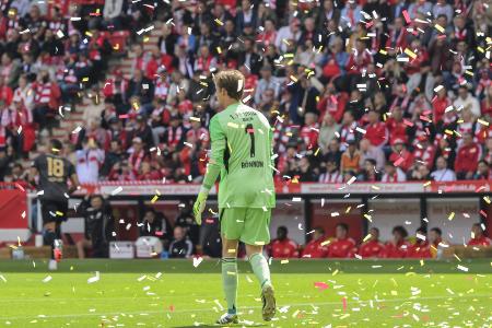 Laubbläser im Einsatz: Konfetti-Chaos in Berlin