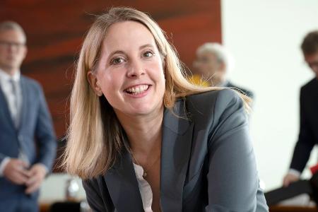 Schwanger im Amt: Diese deutschen Politikerinnen schrieben Geschichte