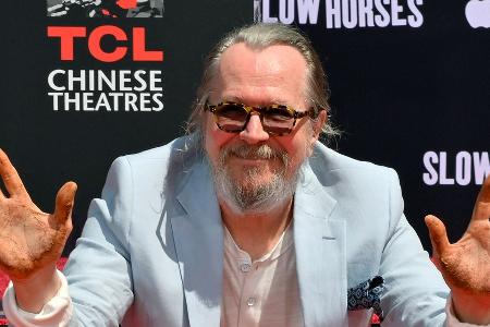 Traditionelle Zeremonie: Gary Oldman verewigt sich in Hollywood