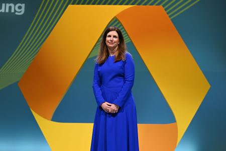 Commerzbank-Chefin Bettina Orlopp will die Eigenständigkeit der Bank retten. (Archivbild)