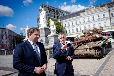 Finanzminister Lars Klingbeil trifft seinen Amtskollegen Serhij Marchenko in Kiew.