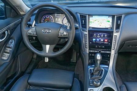 Infiniti Q50S 3.0t, Cockpit