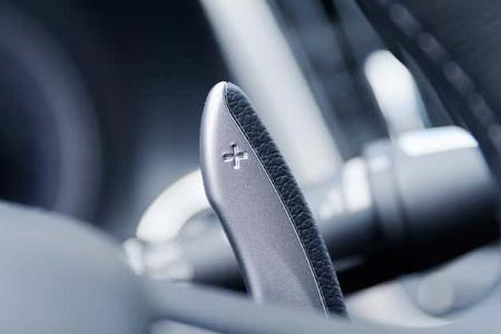 Infiniti Q50S 3.0t, Lenkradschalter