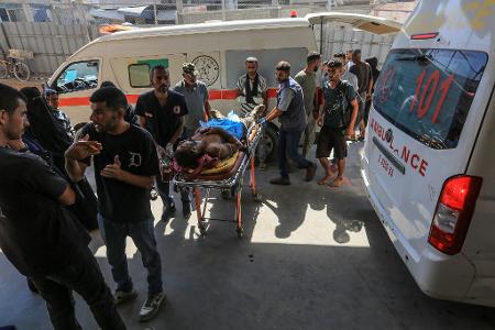 Verletzte werden in Nasser-Krankenhaus eingeliefert. (Archivbild)