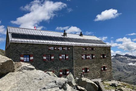 Die Neue Prager Hütte stand früher nah am Gletscher. 