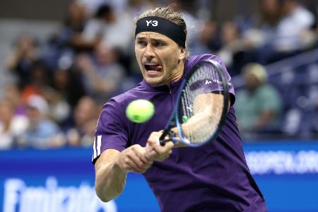 Matchball weit nach Mitternacht: Zverev souverän in Runde zwei