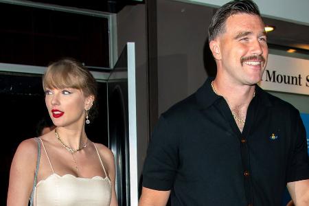 Vater von Travis Kelce verrät Details zur Verlobung seines Sohnes