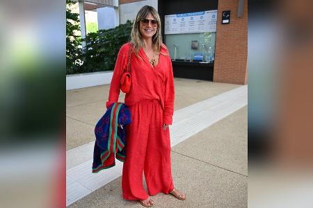 Heidi Klum begeistert im roten Komplett-Look in Venedig