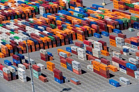 Kompromiss getroffen, doch hohe Zölle bleiben: Der Zollstreit mit den USA belastet viele Industriebetriebe