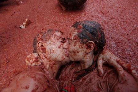 Bei der Tomatenschlacht gibt es viel Spaß und Liebe und nur selten Verletzte.