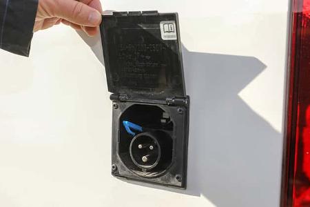 VW Grand California, Außensteckdose, Alt