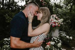Schalke-Arena will Taylor Swifts Hochzeit mit Travis Kelce austragen