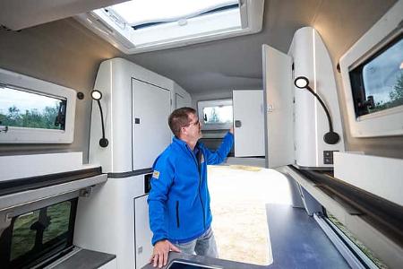 Schrank links, Stauraum, Campingbus