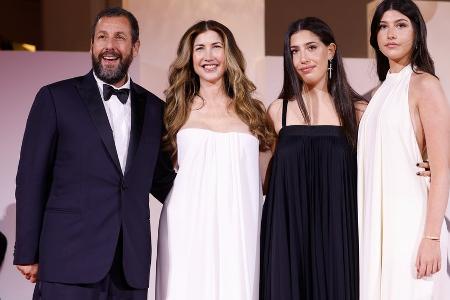 Ungewohnt seriöser Familienausflug: Adam Sandler überrascht in Venedig