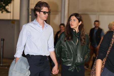 Damit offiziell? Andrew Garfield und Monica Barbaro halten Händchen