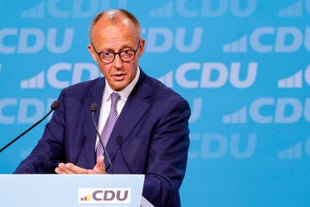 Der Kanzler bereitet die Bürgerinnen und Bürger auch auf 