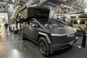 Hotomobil Cyberglade