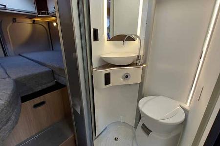 f_ Pössl Summit 600 L, Bad, WC