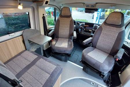 f_ Pössl Summit 600 L, Sitgruppe, Stufe, Fahrerhaus