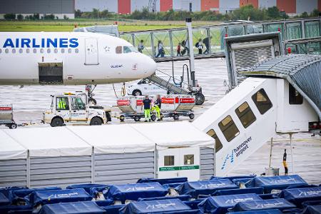 Die schwarz-rote Bundesregierung hatte das Aufnahmeprogramm für besonders gefährdete Afghaninnen und Afghanen im Mai gestoppt.