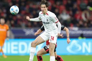 Freiburg gibt Röhl und Weißhaupt ab