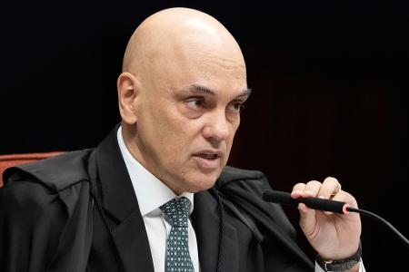 Oberster Richter Alexandre de Moraes eröffnet die Urteilsfindung.