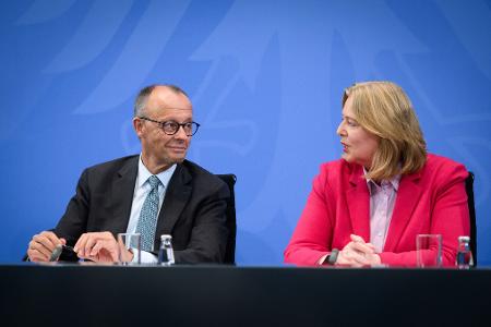 Kanzler Friedrich Merz will mit Sozialministerin Bärbel Bas Sozialreformen angehen.