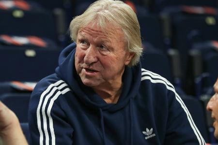 Horst Hrubesch mit Bundesverdienstkreuz ausgezeichnet