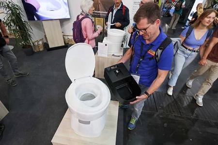 Dometic Toilette, Bad