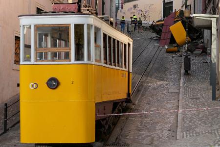 Die historische Standseilbahn aus dem 19. Jahrhundert ist eine der wichtigsten Touristenattraktionen der portugiesischen Hauptstadt Lissabon