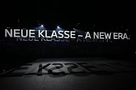 Mit dem iX3 hat BMW das erste Serienmodell der Plattform vorgestellt. 