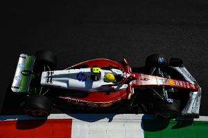 Hamilton überrascht mit Bestzeit im Training