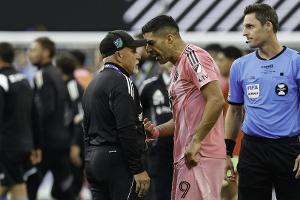 Spuckattacke: Suárez für sechs Spiele gesperrt